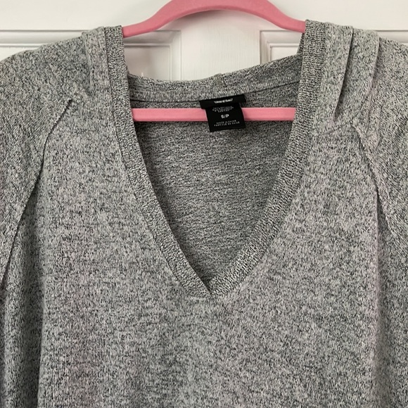 Messimo Hooded Sweater - Picture 3 of 11